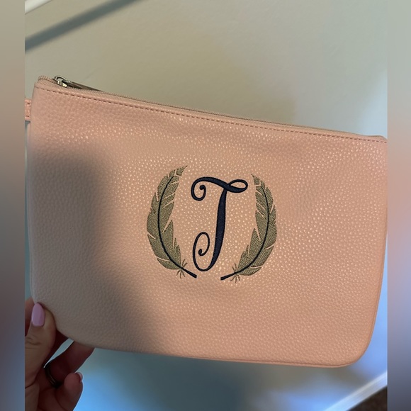 Thirty-One Jewell “T” Embroidered Clutch Wristlet - Picture 4 of 11